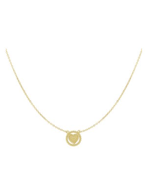 Have My Heart Ketting – Goud De Have My Heart Ketting is een prachtig sieraad dat liefde en verbondenheid symboliseert. Deze elegante ketting is voorzien van een subtiele hanger in de vorm van een hart, waardoor het een betekenisvol accessoire is voor jezelf of als cadeau voor een geliefde. Gemaakt van hoogwaardig zilver, biedt deze ketting een luxe uitstraling en is comfortabel om te dragen. Perfect voor dagelijks gebruik of speciale gelegenheden, de Have My Heart Ketting voegt een vleugje romantiek toe aan elke outfit.