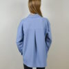 Emma Blouse – Blauw De Emma Blouse is ONE SIZE, combineert stijl en comfort in één perfect ontwerp. Gemaakt van zachte, hoogwaardige stof, biedt deze blouse een prachtige pasvorm en een vleugje verfijning. Dankzij de veelzijdige uitstraling is de Emma Blouse ideaal voor zowel een casual dagje uit als een zakelijke look.